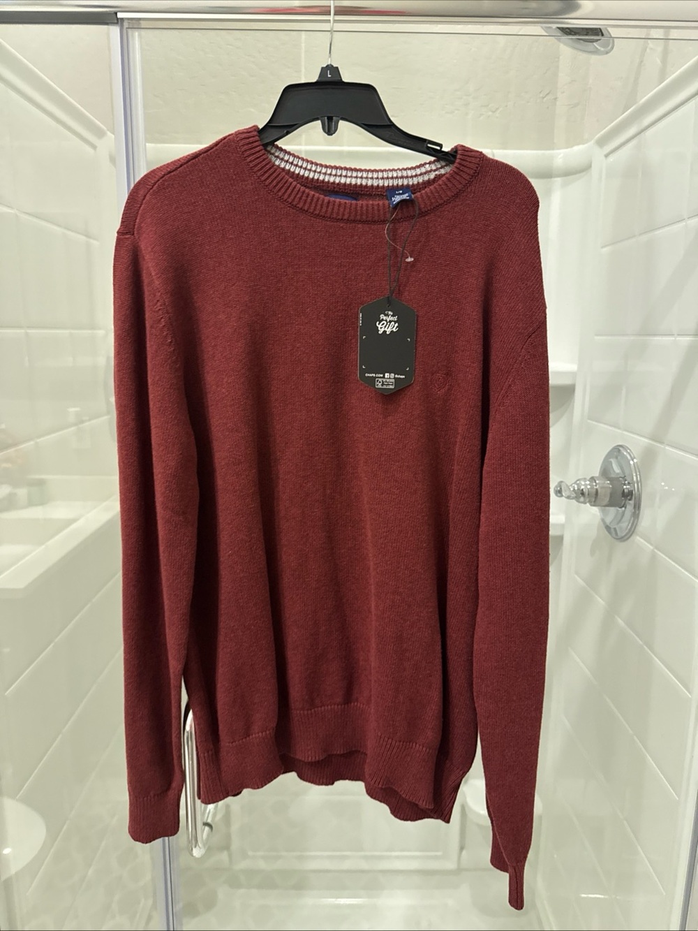 Men's Crewneck Sweater in Burgundy chaps